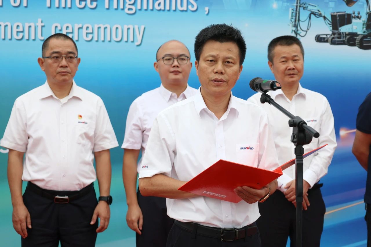 持續進軍國際市場！山河智能近百臺設備集中發貨