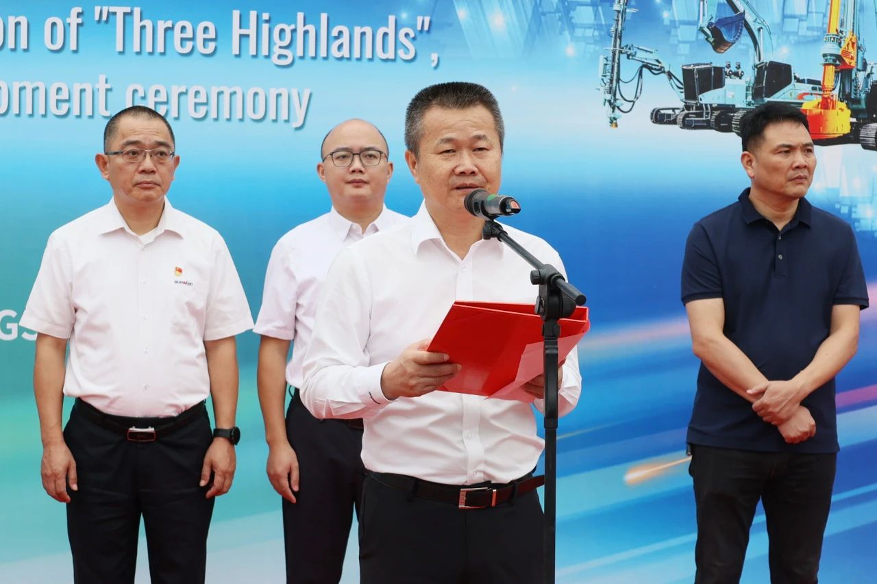 持續進軍國際市場！山河智能近百臺設備集中發貨