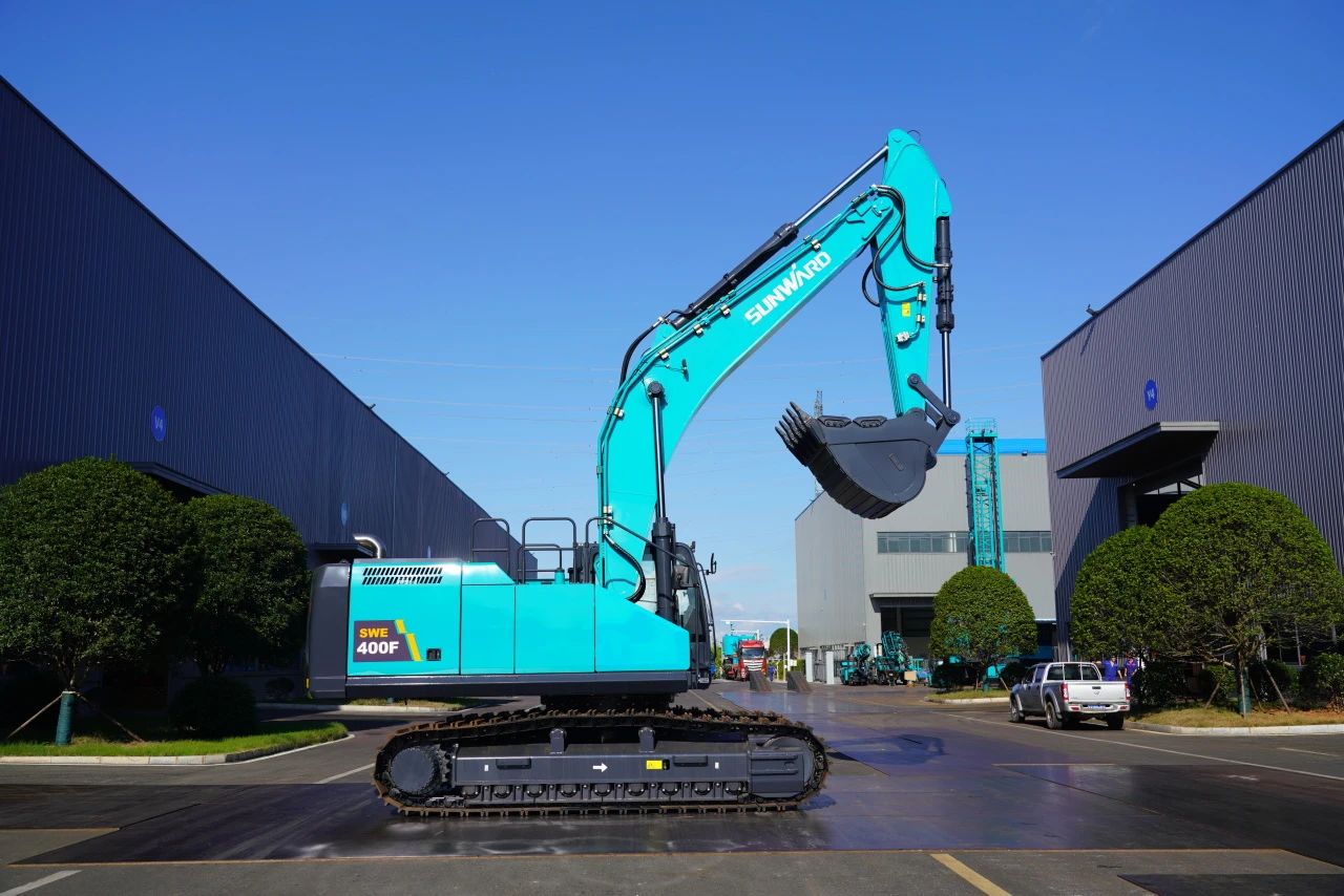 口碑超贊！山河智能SWE400F挖掘機榮獲工程機械明星產品大獎