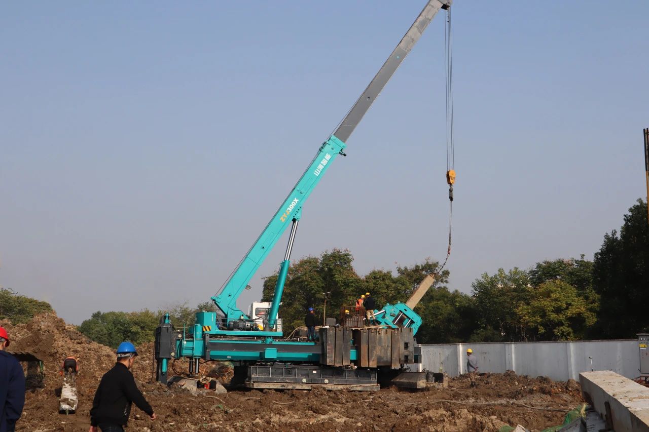 “山河綠”閃耀西子湖畔！山河智能ZYJ300X斜樁壓樁機強勢來襲