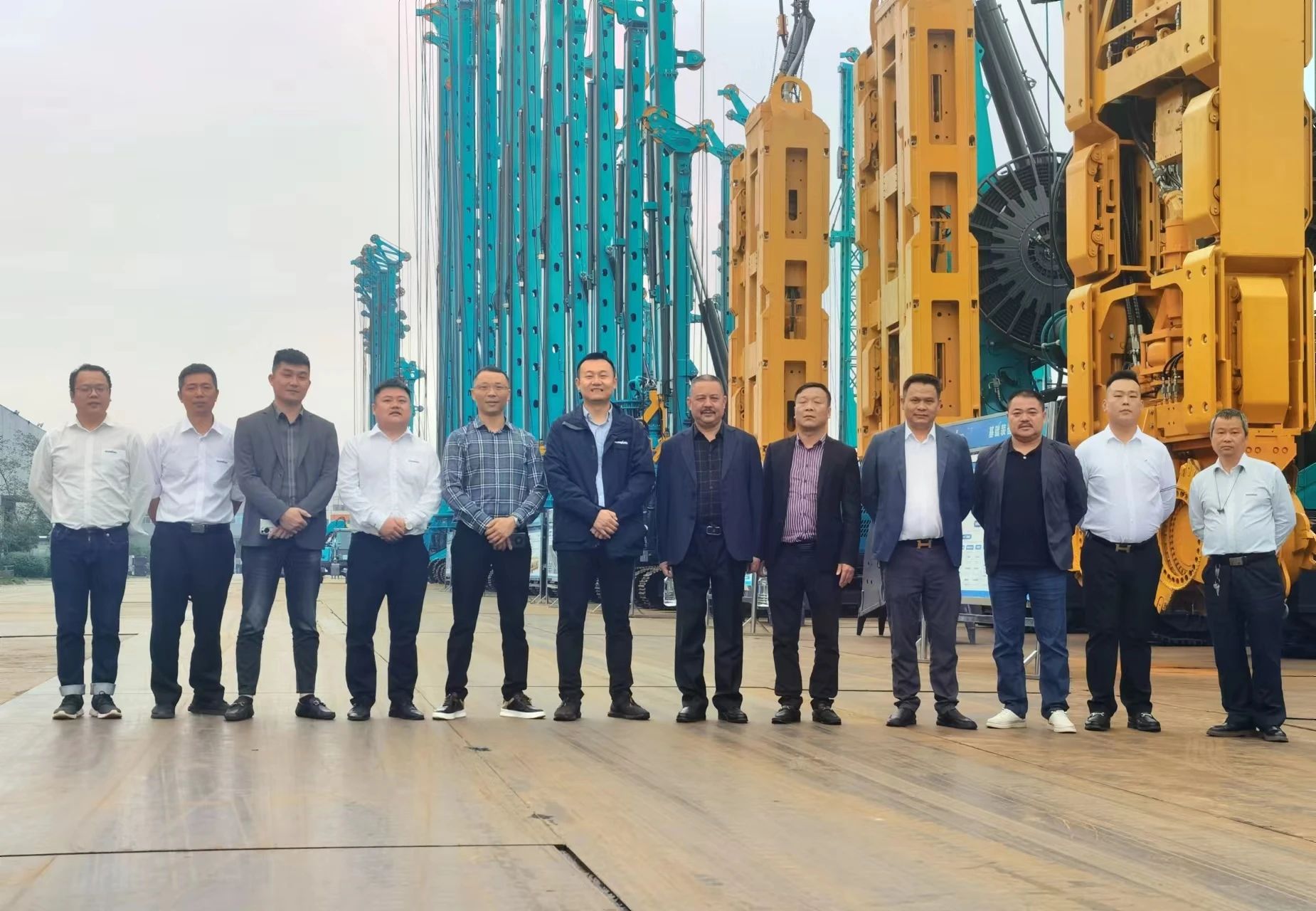 行業寒冬現暖陽！現場簽購20臺旋挖鉆機，山河智能攜手湖南駿牛助力國家電網項目建設