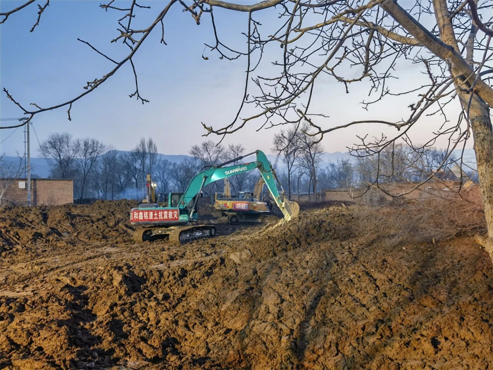 支援抗震救災一線，山河智能在行動！