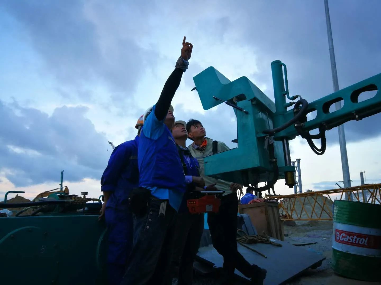 看山河工匠們如何用一雙巧手“拿捏”工作、創造“奇跡”