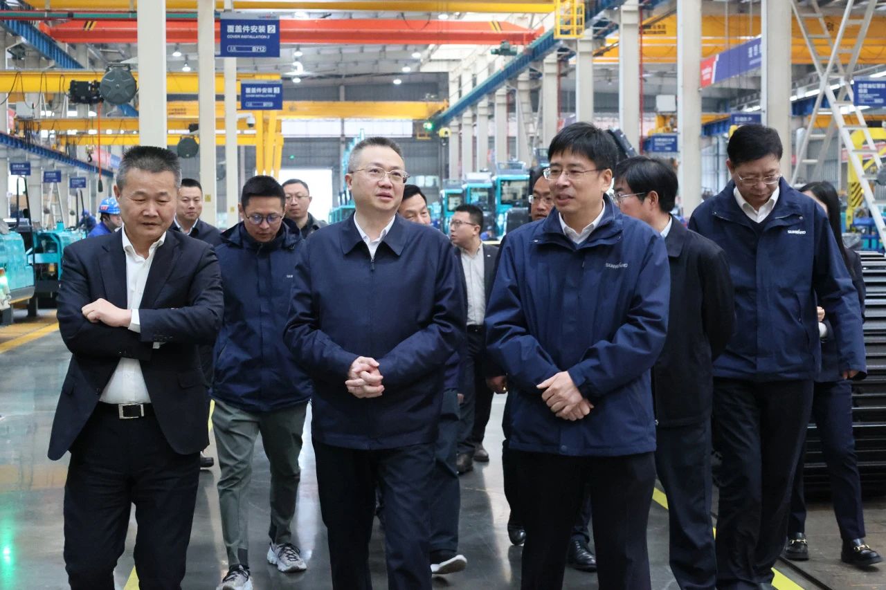 長沙市人民政府副市長康鎮麟調研山河智能