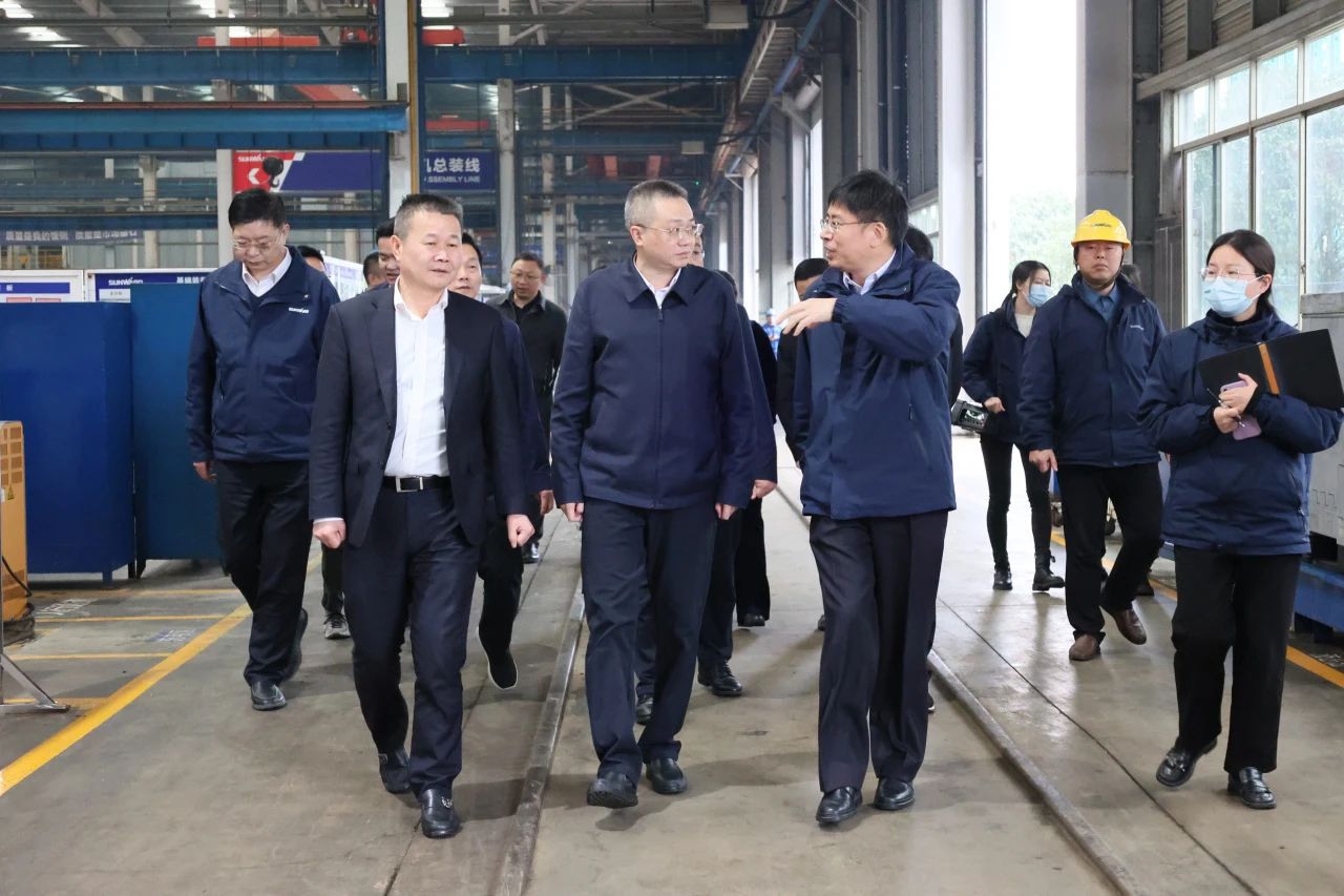 長沙市人民政府副市長康鎮麟調研山河智能