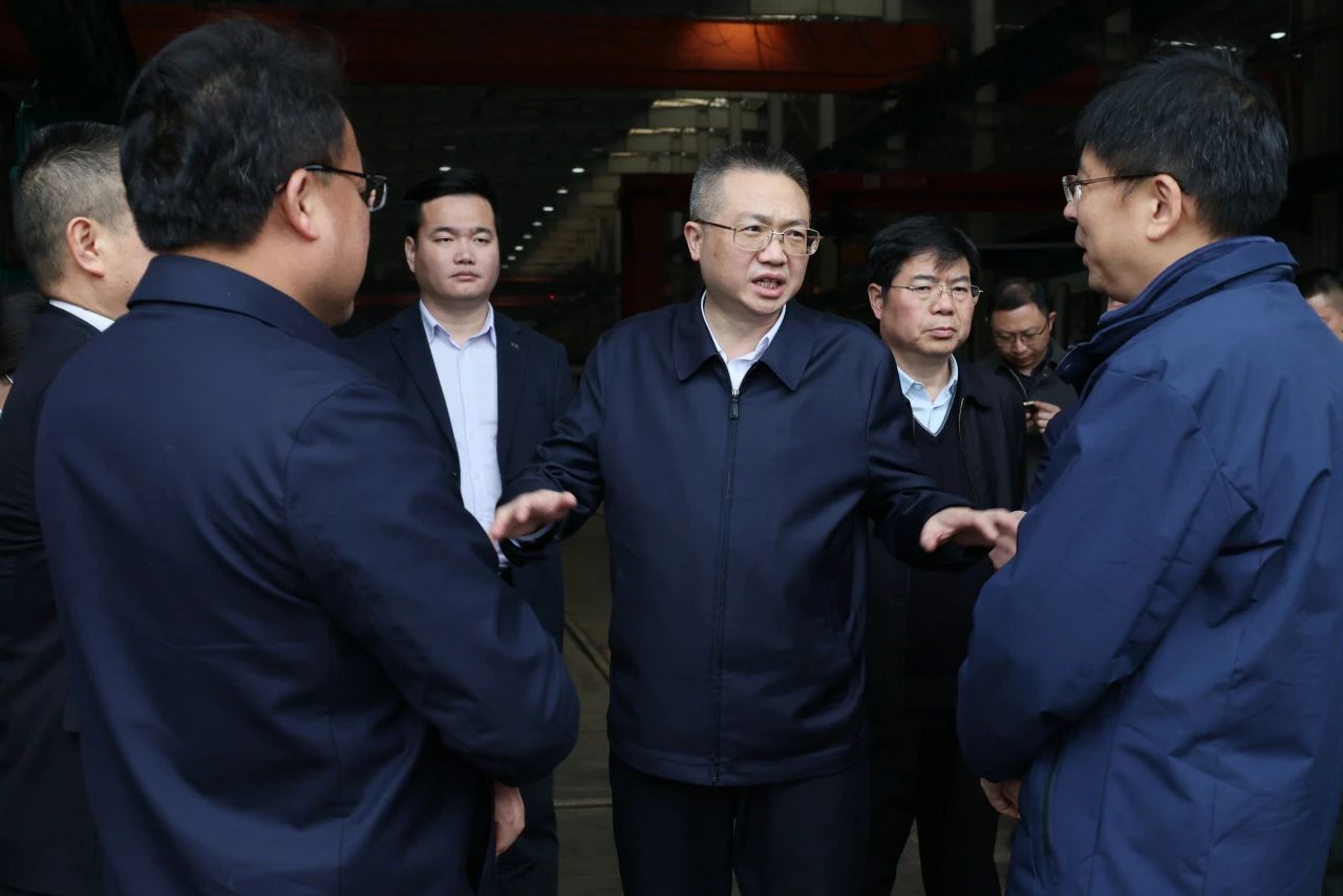 長沙市人民政府副市長康鎮麟調研山河智能