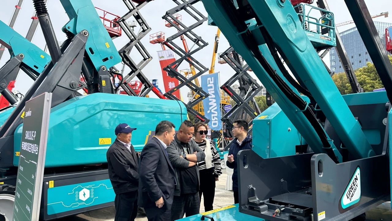 “爆品”來襲，簽單不斷！ 山河智能盛裝亮相第八屆全國高空作業平臺租賃大會