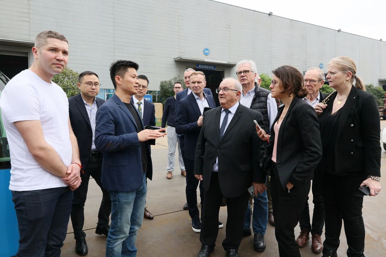 蒙達爾紀市代表團一行考察山河智能