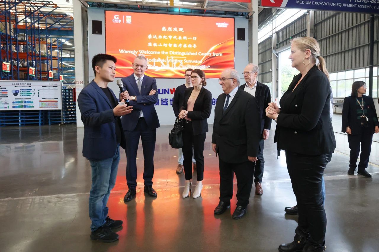 蒙達爾紀市代表團一行考察山河智能