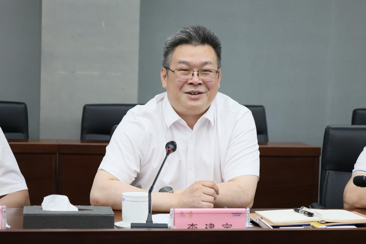 湖南鋼鐵集團黨委書記、董事長李建宇到山河智能調研交流