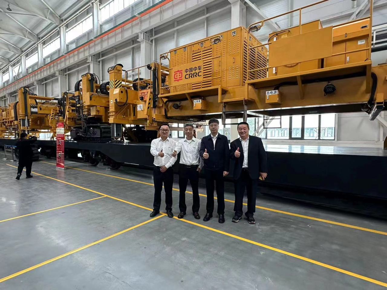 CPH-30J道岔鋪換機組全球發布！山河智能與寶雞中車時代共繪鐵路裝備新篇章！