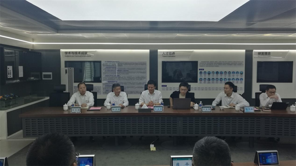 國家油氣田井控應急救援川慶隊龐平一行調研山河智能