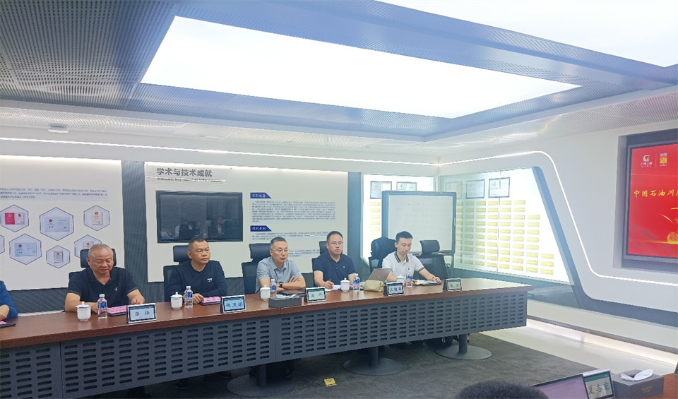 國家油氣田井控應急救援川慶隊龐平一行調研山河智能