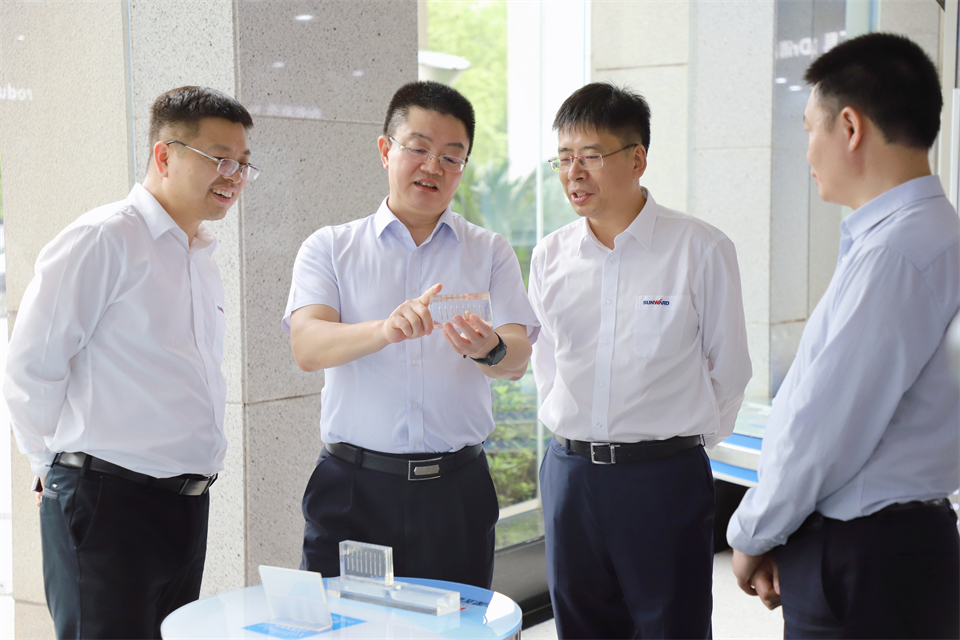 “雙向奔赴 合作共贏”山河智能與中鎢高新簽訂戰略合作協議