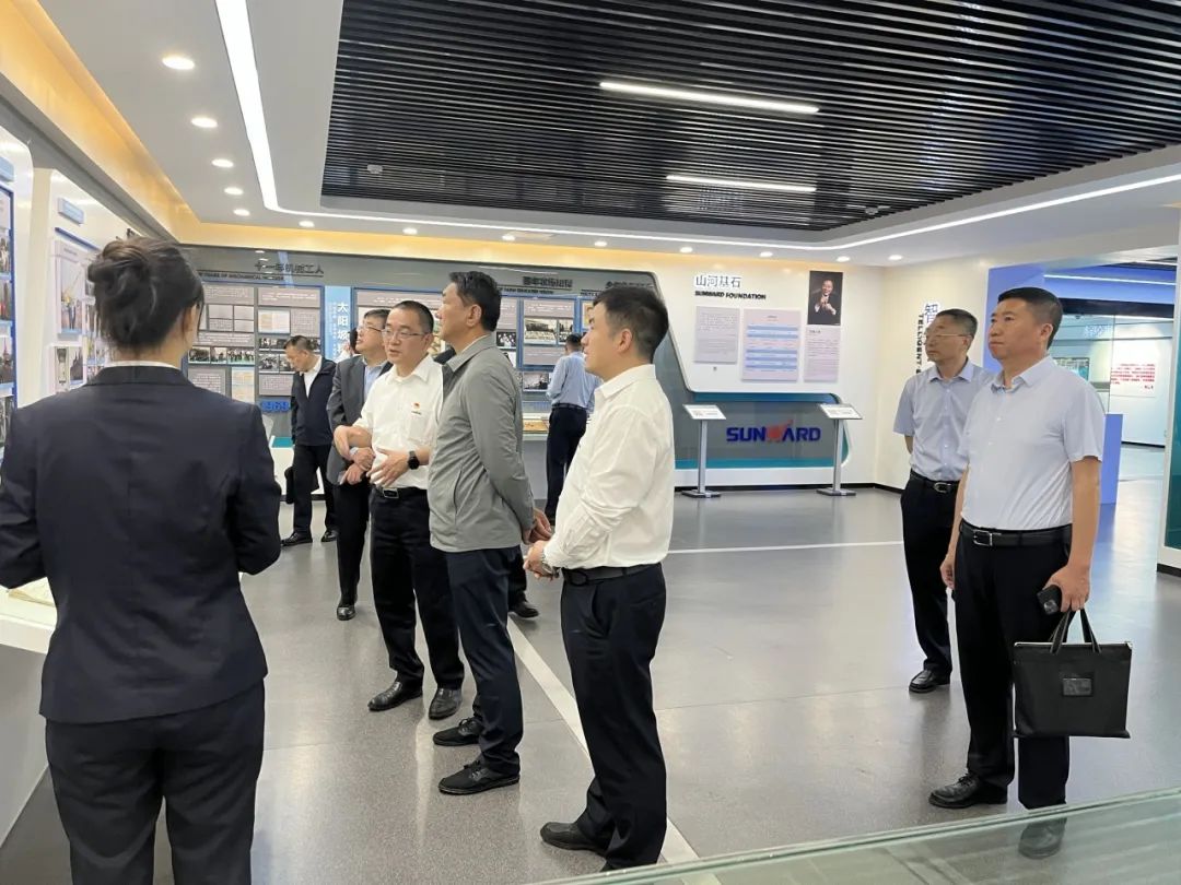 中煤平朔黨委書記、董事長陳建一行調研山河智能