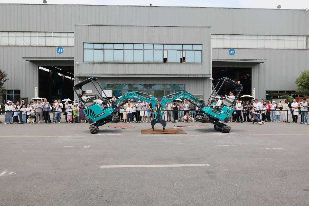 山河智能助力2024長沙市工業旅游嘉年華活動