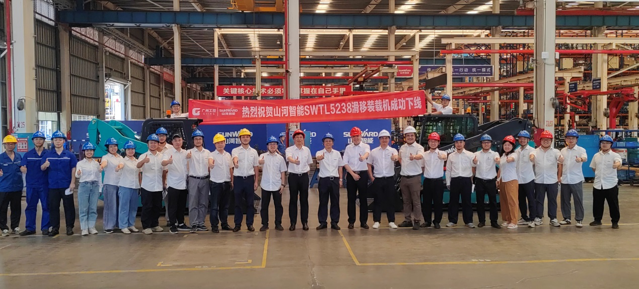 大馬力、高性能、高配置！您要的履帶式滑移裝載機下線啦！