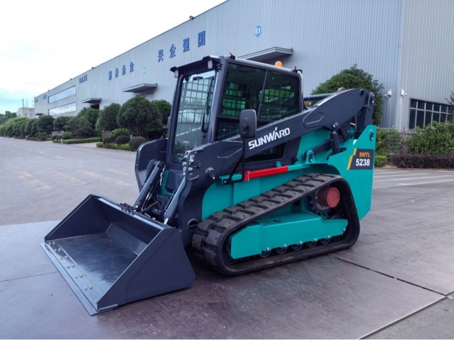 大馬力、高性能、高配置！您要的履帶式滑移裝載機下線啦！