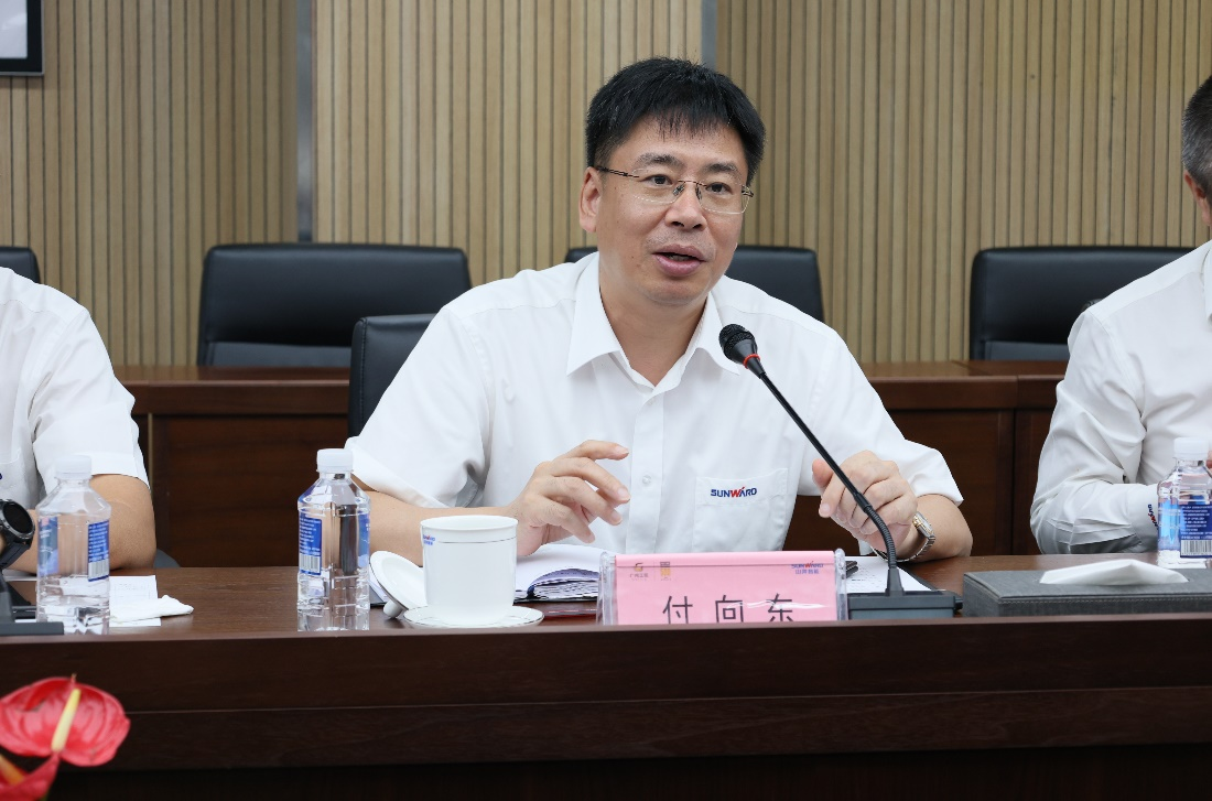 山河智能與易普力簽署框架合作協議