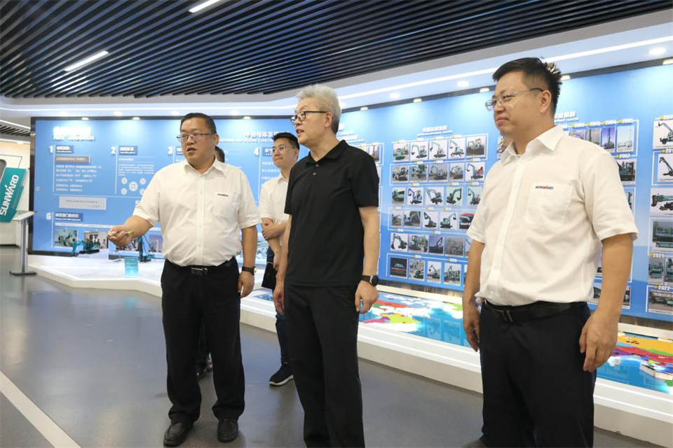 中國五礦工會主席、職工董事張曄到山河智能調研交流