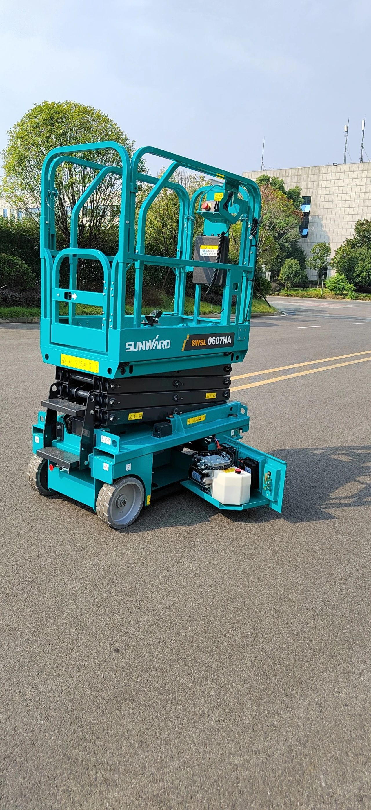 向“新”而行！山河智能又一款電動液驅剪叉式高空作業平臺發布