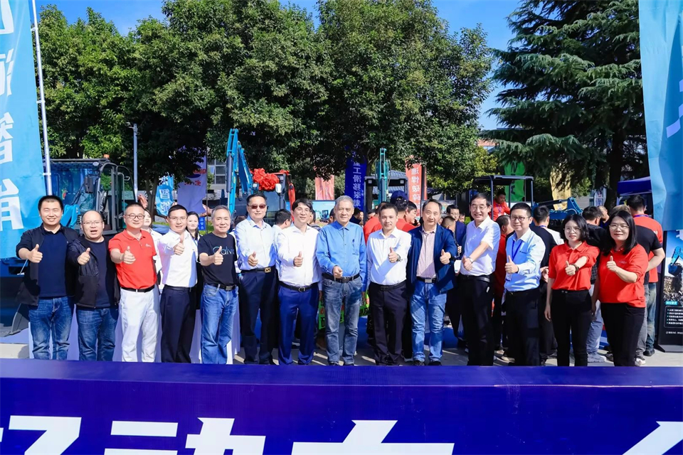 展現“掘”對實力！山河智能亮相2024微挖大會暨小型設備大會