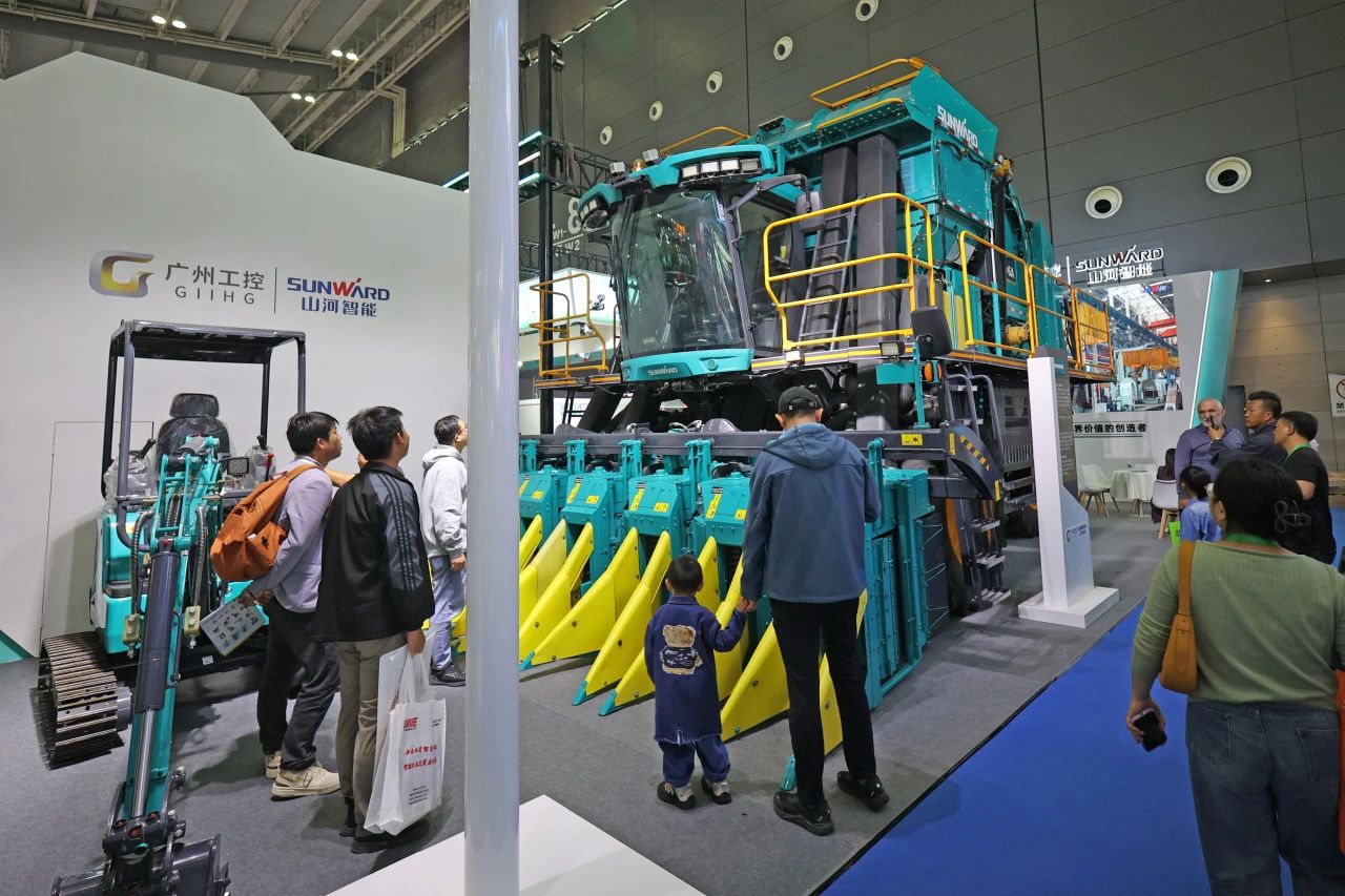 聚焦智能化、無人化！山河智能攜多款產品亮相2024中國國際農業機械展