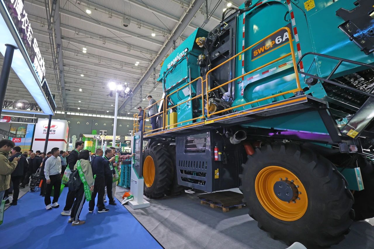 聚焦智能化、無人化！山河智能攜多款產品亮相2024中國國際農業機械展