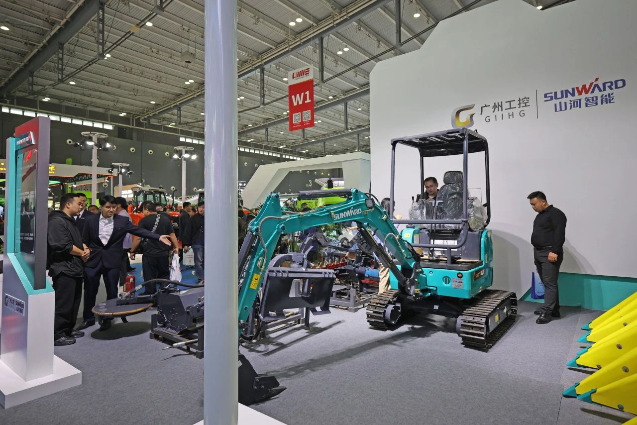 聚焦智能化、無人化！山河智能攜多款產品亮相2024中國國際農業機械展