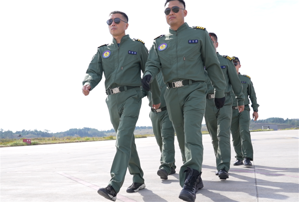 十年織得山河秀，踐行初心創未來！山河飛行表演隊成立10周年慶典活動隆重舉行