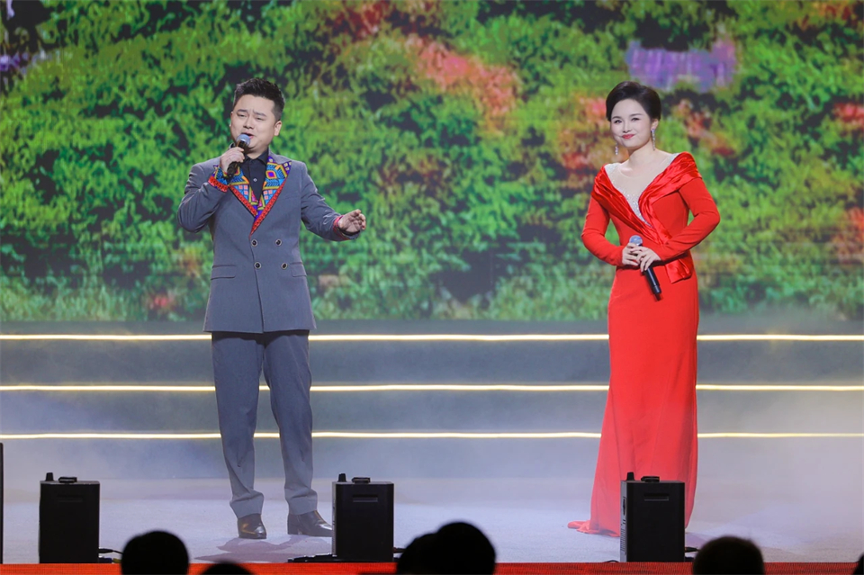 創新引領價值 理想成就未來——慶祝山河智能成立25周年表彰大會暨文藝晚會隆重舉行