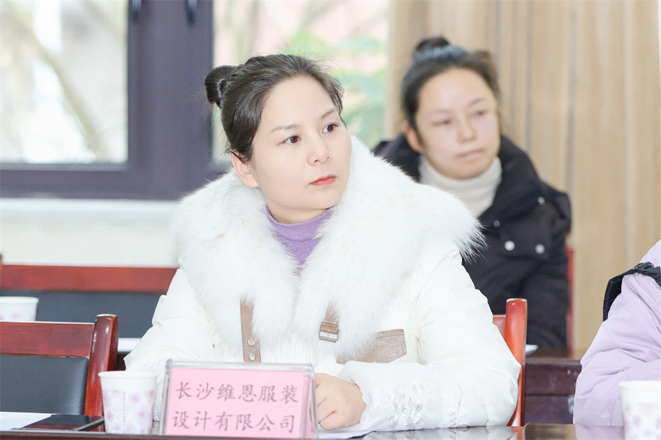 長龍街道、山河智能召開首屆年貨盛惠暨送春聯文化惠民活動工作會議