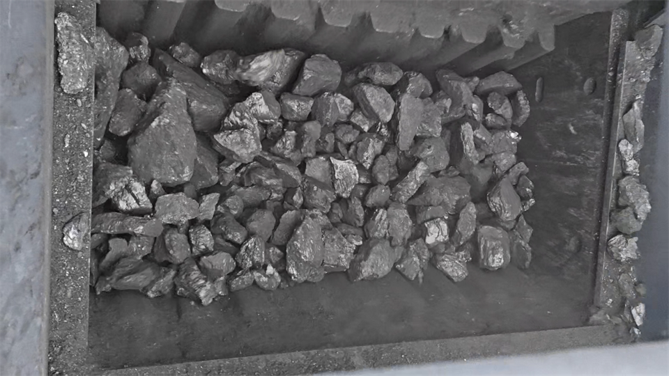 不懼-30℃極寒挑戰，山河普石勒破碎篩分設備穩定運行！