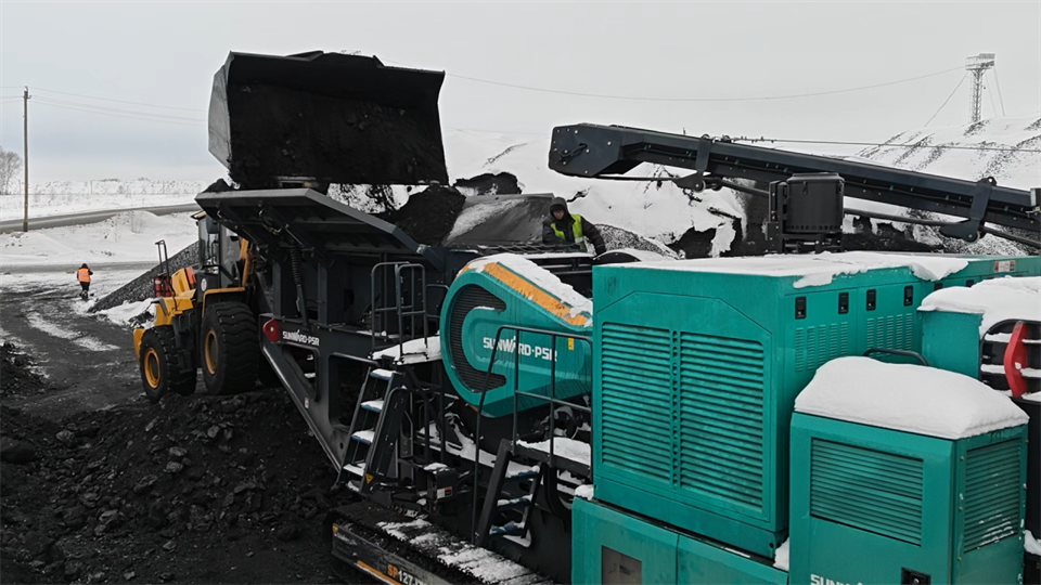 不懼-30℃極寒挑戰，山河普石勒破碎篩分設備穩定運行！