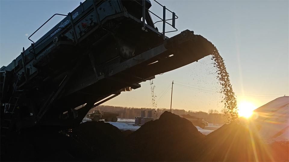 不懼-30℃極寒挑戰，山河普石勒破碎篩分設備穩定運行！