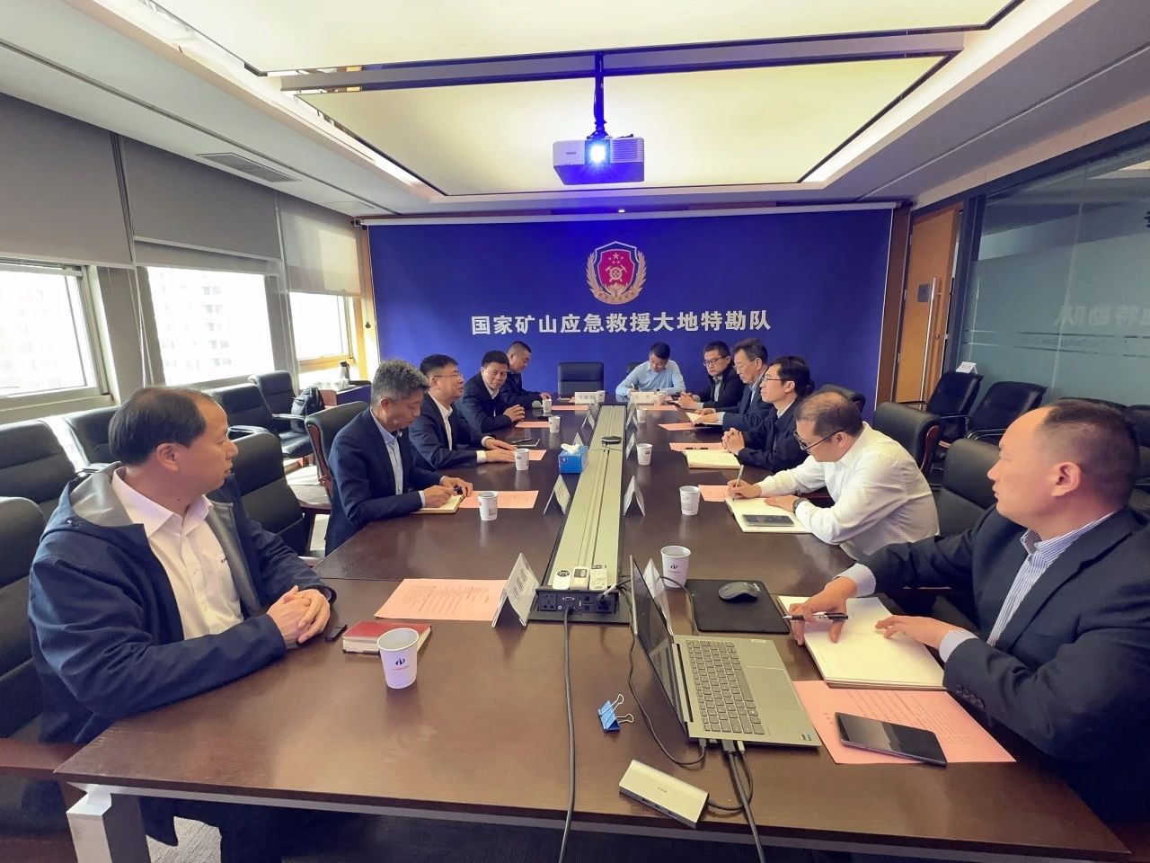 山河智能董事長付向東帶隊拜訪中煤地質總局、大地特勘公司