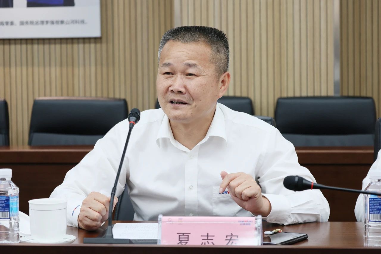 天能控股集團黨委書記、董事長張天任率隊到訪山河智能