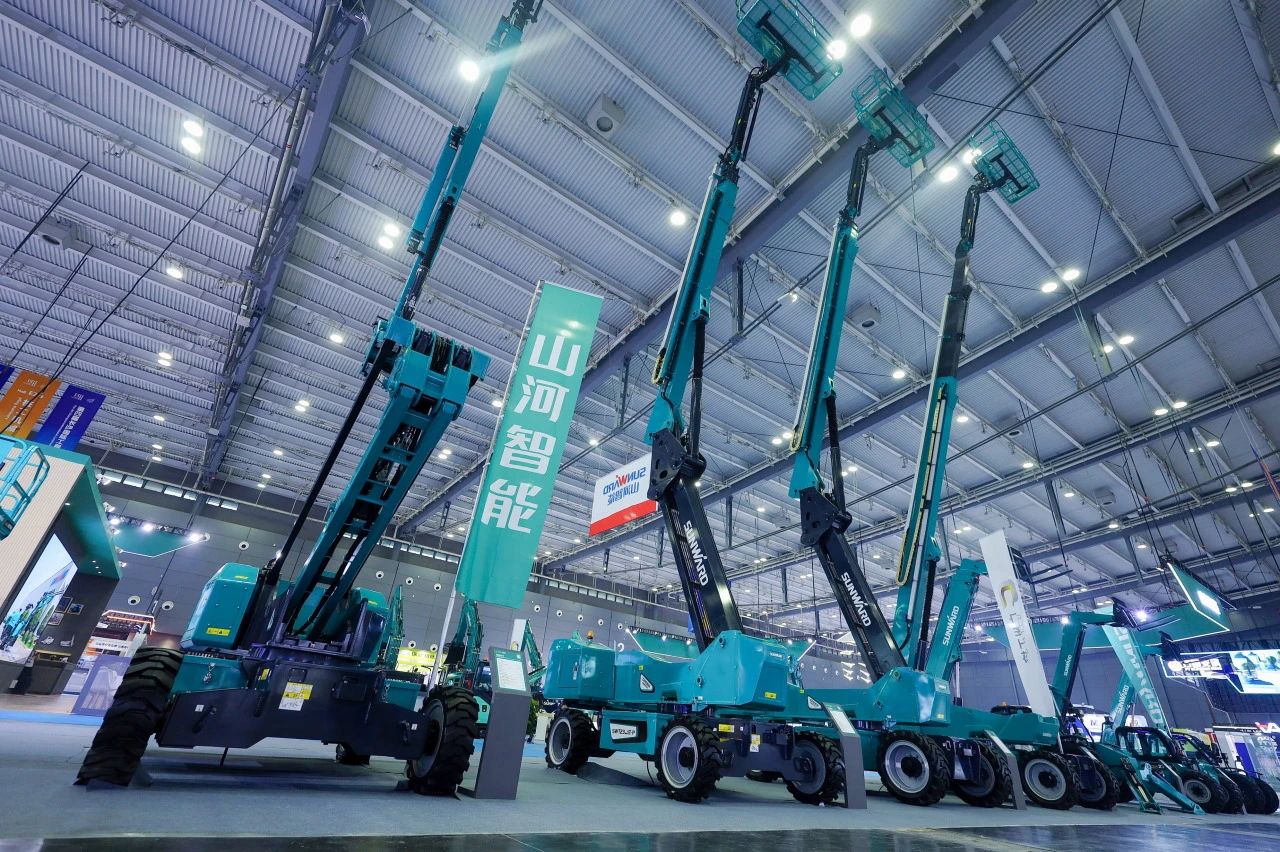2025 CICEE | 山河智能SWT34JE-P電動直臂式高空作業平臺重磅發布！