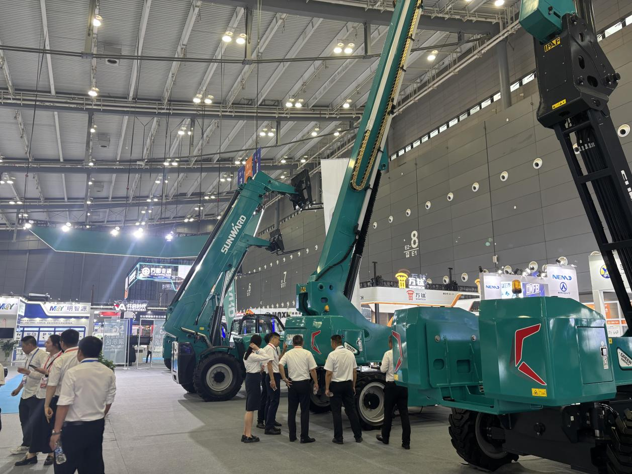 2025 CICEE | 山河智能SWT34JE-P電動直臂式高空作業平臺重磅發布！