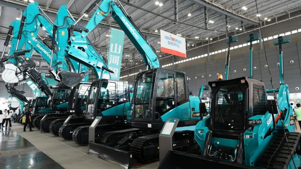 2025 CICEE | 從單一工具邁向多元化解決方案，山河智能呈現非凡挖掘機風采