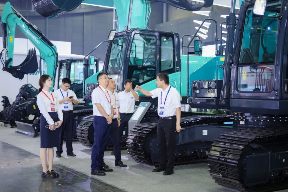 2025 CICEE | 從單一工具邁向多元化解決方案，山河智能呈現非凡挖掘機風采