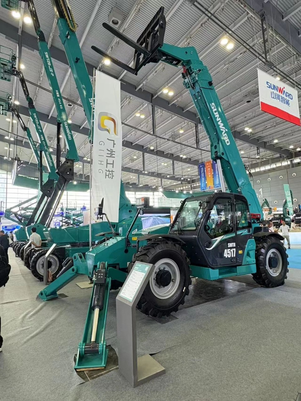 2025 CICEE | 變裝升級！新一代SWTH4517叉裝車硬核亮相長沙展