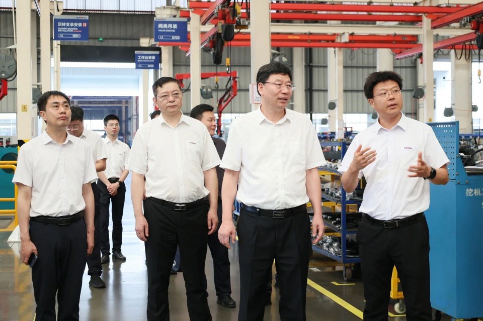 中國工程院院士、中南林業科技大學黨委書記吳義強一行到山河智能開展訪企拓崗活動