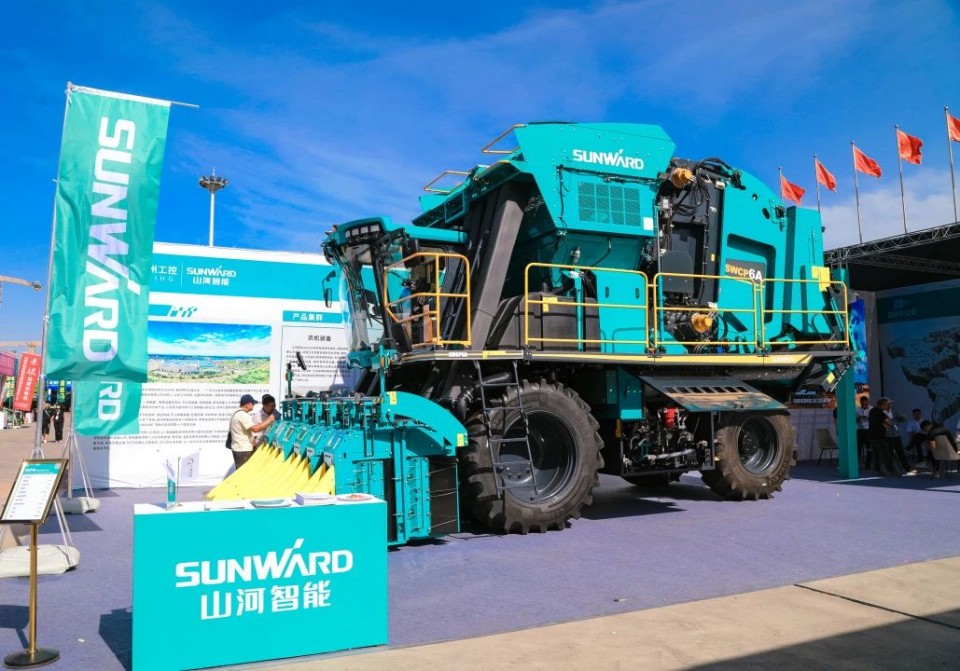 山河智能亮相2025新疆國際農業機械博覽會