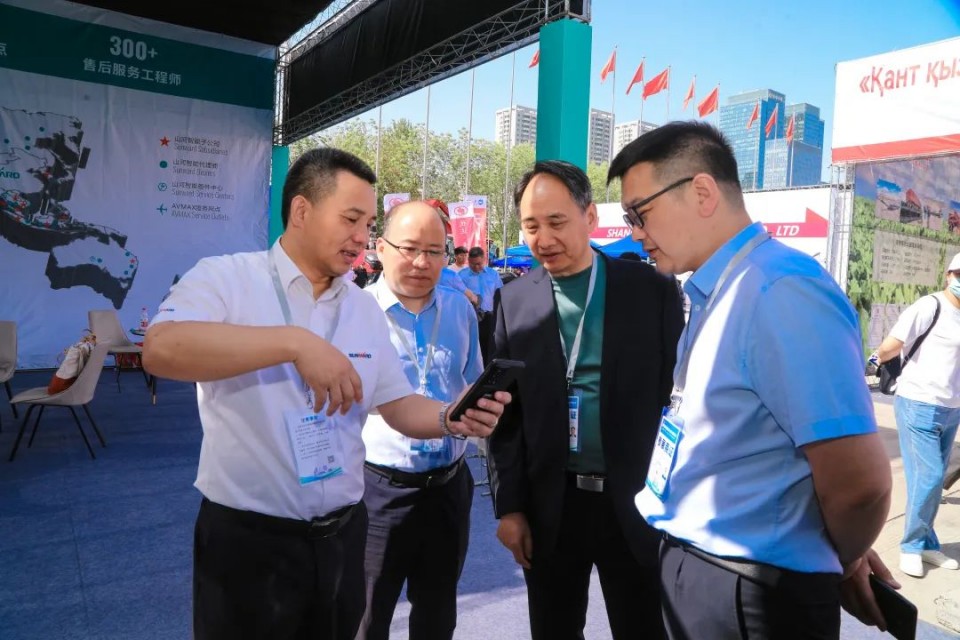 山河智能亮相2025新疆國際農業機械博覽會