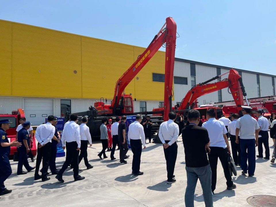 硬核破解“最后一公里”難題，山河智能應急救援設備助力“應急使命·2025”演習！