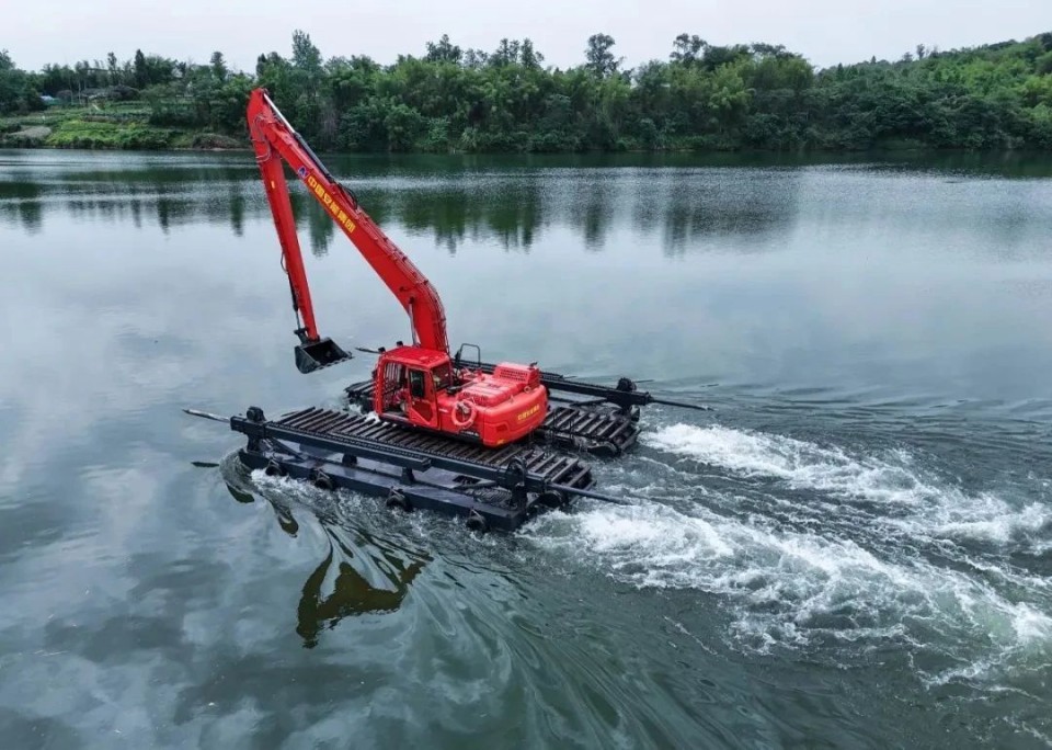 硬核破解“最后一公里”難題，山河智能應急救援設備助力“應急使命·2025”演習！