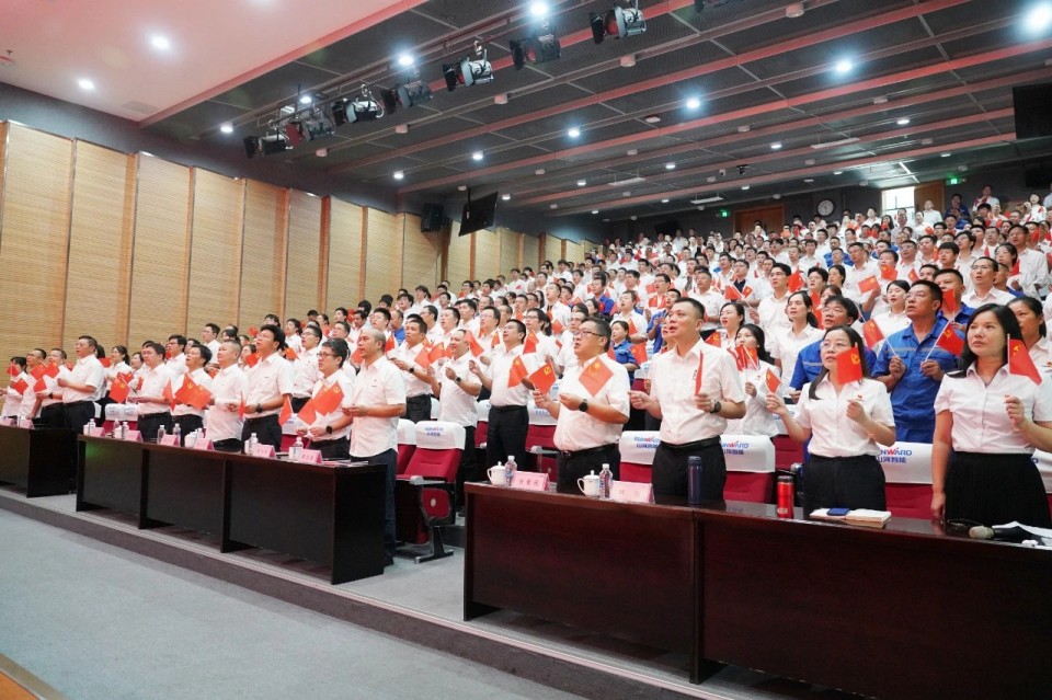 山河智能組織集中收看紀念中國人民抗日戰爭暨世界反法西斯戰爭勝利80周年大會