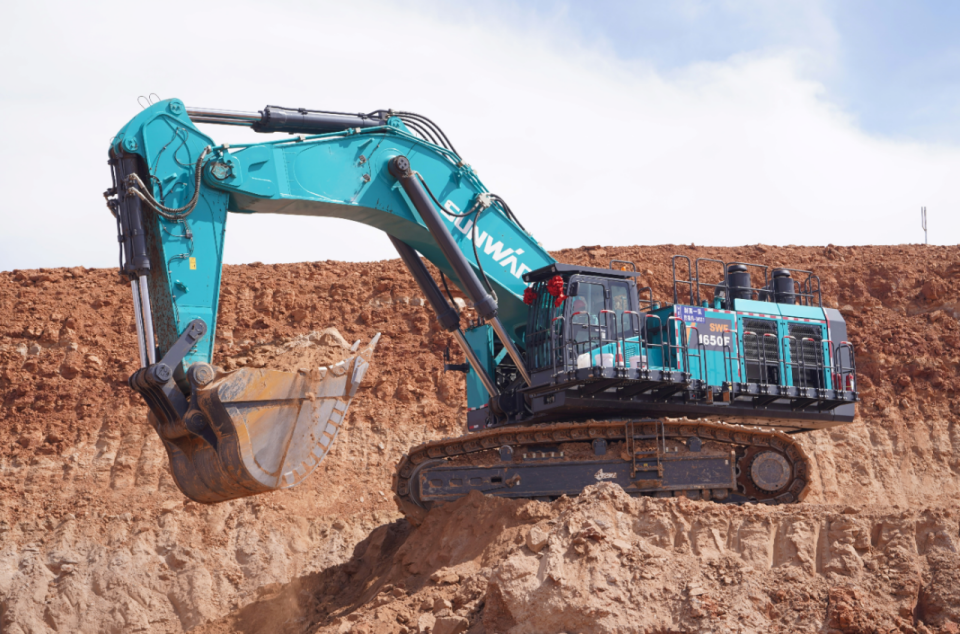 創新引領，實力見證！山河智能明星產品榮登“2025工程機械TOP10年度榜”