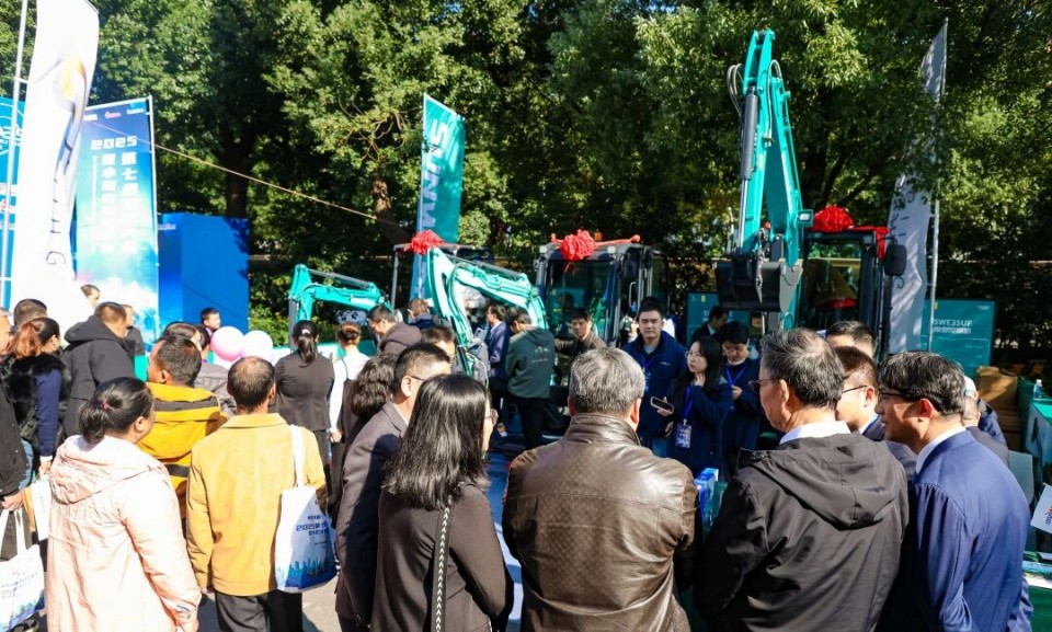 山河智能微挖“天團”閃耀武漢，引領綠色施工潮流